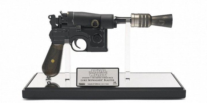 Pistol Luke Skywalker di Film Star Wars Dilelang 