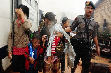 Dua Bus Angkut Warga Eks-Gafatar Bergerak ke Malang