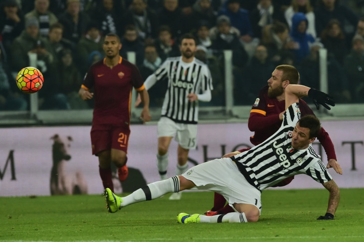 Ejek Mandzukic, De Rossi Tak Dapat Hukuman
