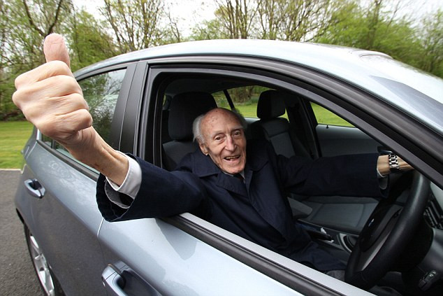 Menyetir Mobil Membantu Melawan Kepikunan