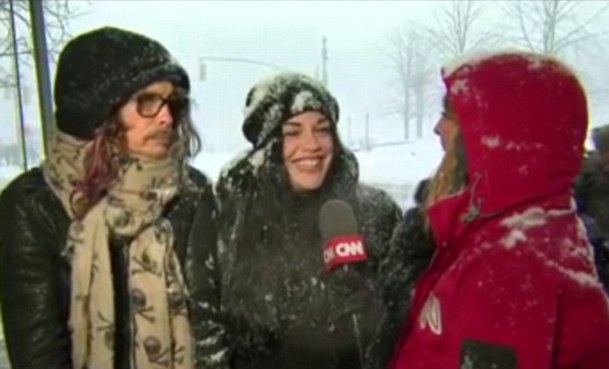 Steven Tyler Lawan Badai Salju Demi Bertemu Anak Cucu