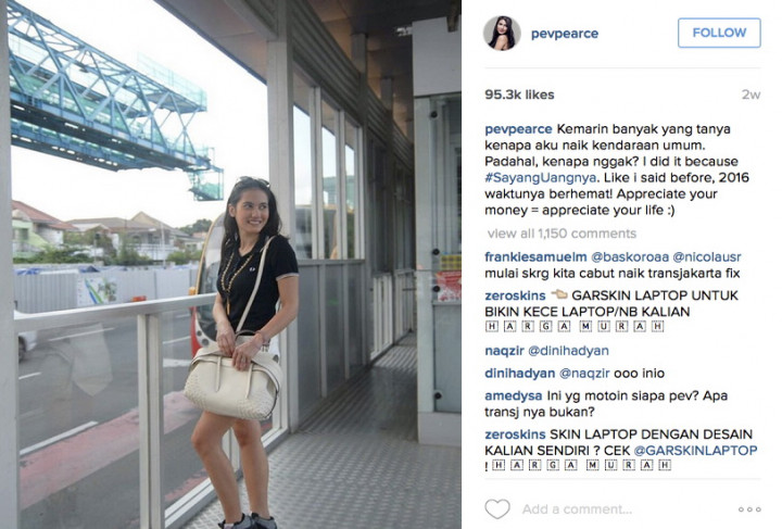 Biar Hemat, Pevita Pearce Naik Angkutan Umum
