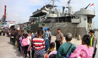 TNI AL Tambah Kapal Evakuasi Eks Pengikut Gafatar