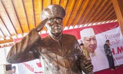 Kontroversi Gelar Pahlawan untuk Soeharto 