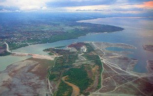 Sopir Taksi Minta Reklamasi Teluk Banoa Untungkan Warga Lokal