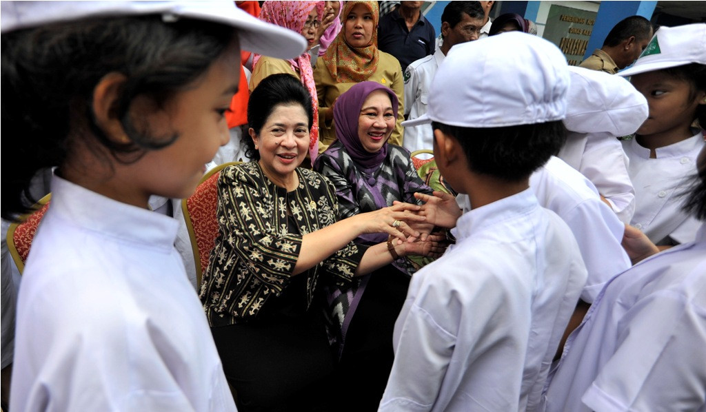 Menteri Kesehatan Nila F Moeloek. ANT/Yusran Ucang.