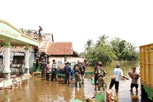 Perahu Disiapkan Evakuasi Penduduk Terdampak Waduk Jatigede