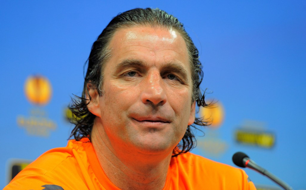 Juan Antonio Pizzi saat melatih Valencia pada 2014 (Foto: AFP/JOSE JORDAN)