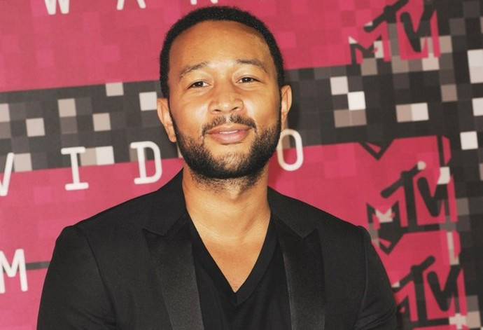 John Legend Produseri Brodway Komedi 3 Mics