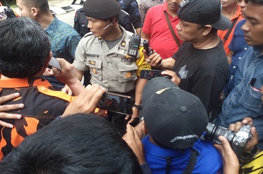 Dokter Gigi Bawa <i>Arisoft Gun</i> di Pelantikan MPC PP Medan