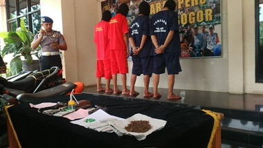 Polisi Bekuk Pelaku Curanmor dan Bandar Narkoba di Bogor