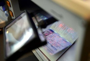 Bebaskan 174 Negara dari Visa, Komisi I DPR Minta Penegakan Hukum Diperketat