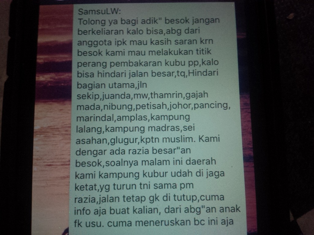 Pesan bentrok susulan yang menyebar. (MTVN/Budi Warsito)