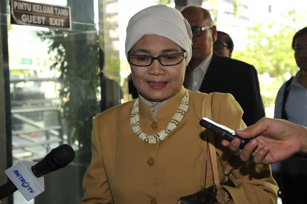 Sekretaris Jenderal DPR Winantuningtyastiti tiba di Gedung KPK Jakarta, Selasa (10/9/2013). Foto: Antara/Wahyu Putro A