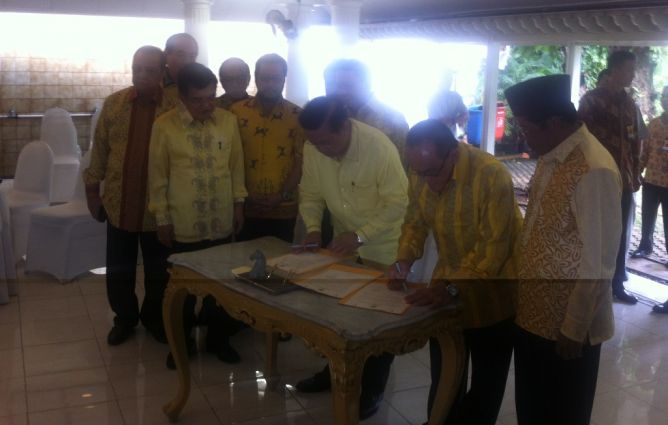 Aburizal Bakrie dan Agung Laksono/MTVN