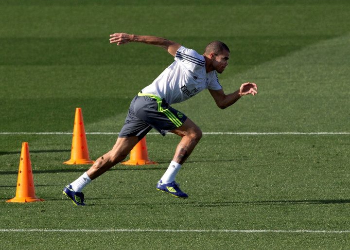 Real Madrid Kehilangan Pepe karena Cedera