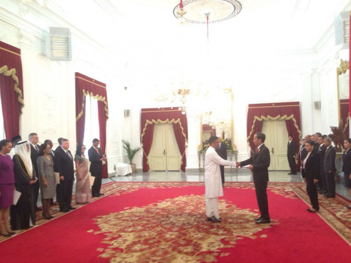 13 Dubes Serahkan Surat Kepercayaan kepada Jokowi