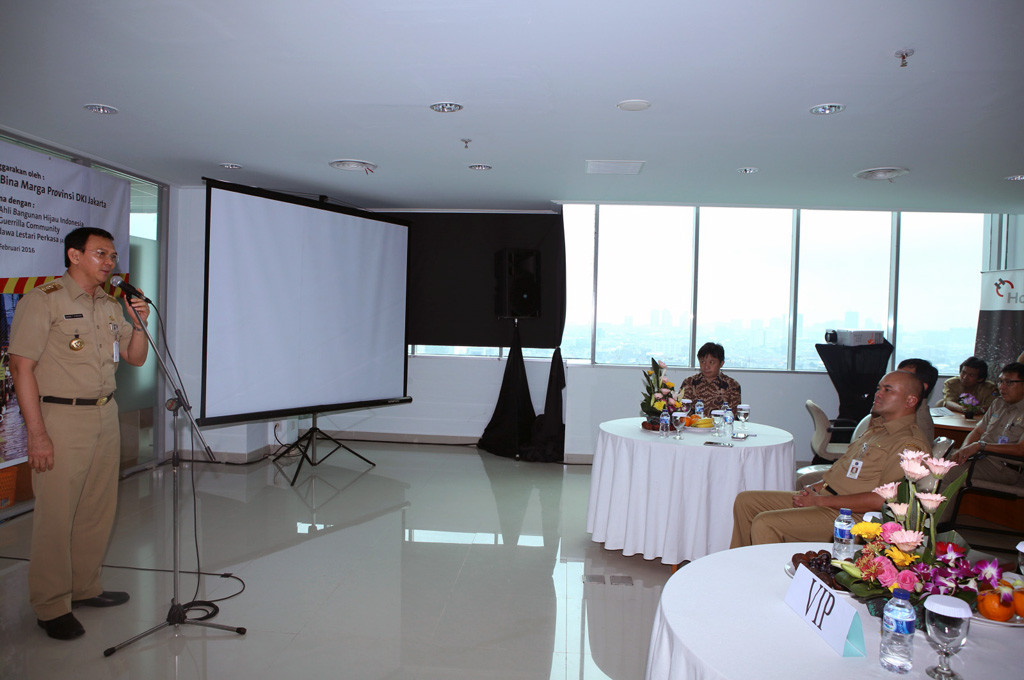 Gubernur DKI Jakarta Basuki Tjahaja Purnama memberikan sambutan kepada peserta lokakarya