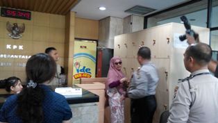 Evy Minta Didoakan Dorce agar Kuat hadapi Persidangan