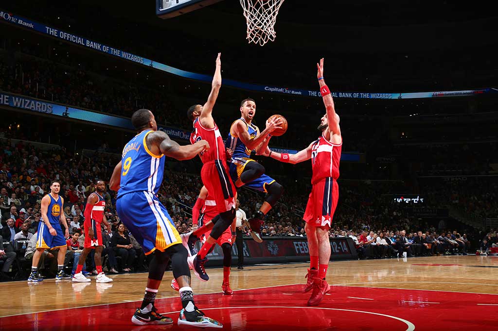 Curry Bawa Warriors Taklukkan Wizards 134-121