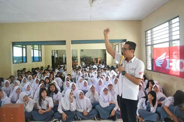 Wahana Sosialiasi Ilmu <i>Safety Riding</i> di Sekolah  
