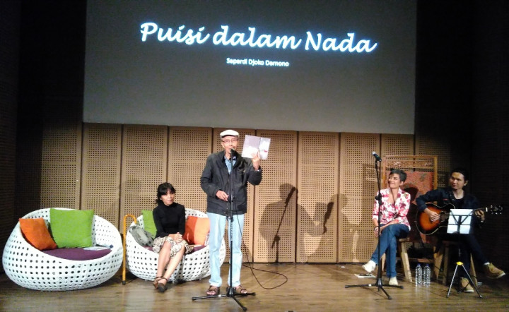 Sapardi Djoko Damono, 50 Tahun Pantang Menulis Puisi dalam Keadaan Marah