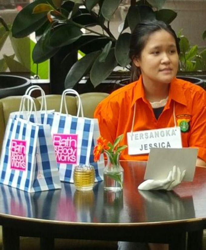 Jessica Kumala Wongso saat menjalani reka ulang di Kafe Olivier, Grand Indonesia, Jakarta Pusat, Minggu (7/2/2016). Foto: Istimewa.