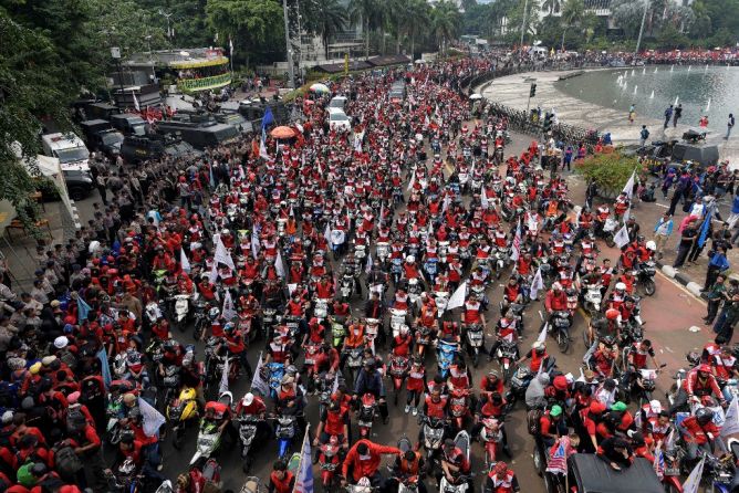 Labor demonstration (Photo: Antara Foto/Sigid Kurniawan)