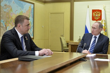 <i>Bodyguard</i> Putin Pernah Lawan Beruang saat Presiden Tertidur