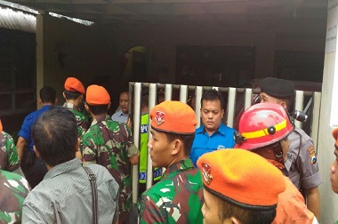 Jenazah Korban Pesawat Jatuh Ditemukan di Lantai Dasar