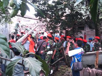 Jenazah Pilot Ivy Terpisah 8 Km dari Parasutnya