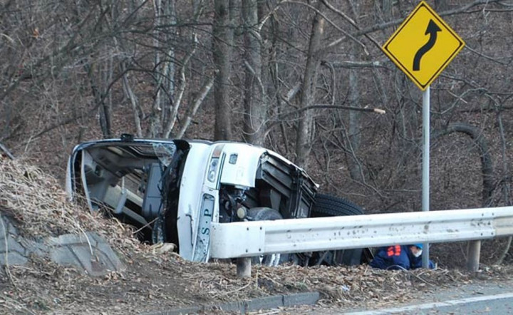Bus Penumpang Hantam Truk Militer, 15 Orang Tewas 