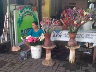 Valentine, Penjual Bunga di Semarang Dagang Via <i>Online</i>