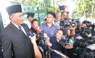 Pimpinan KPK Segera Jelaskan OTT Pejabat MA