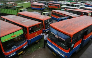 Ahok Siapkan Bus Pesaing Metromini