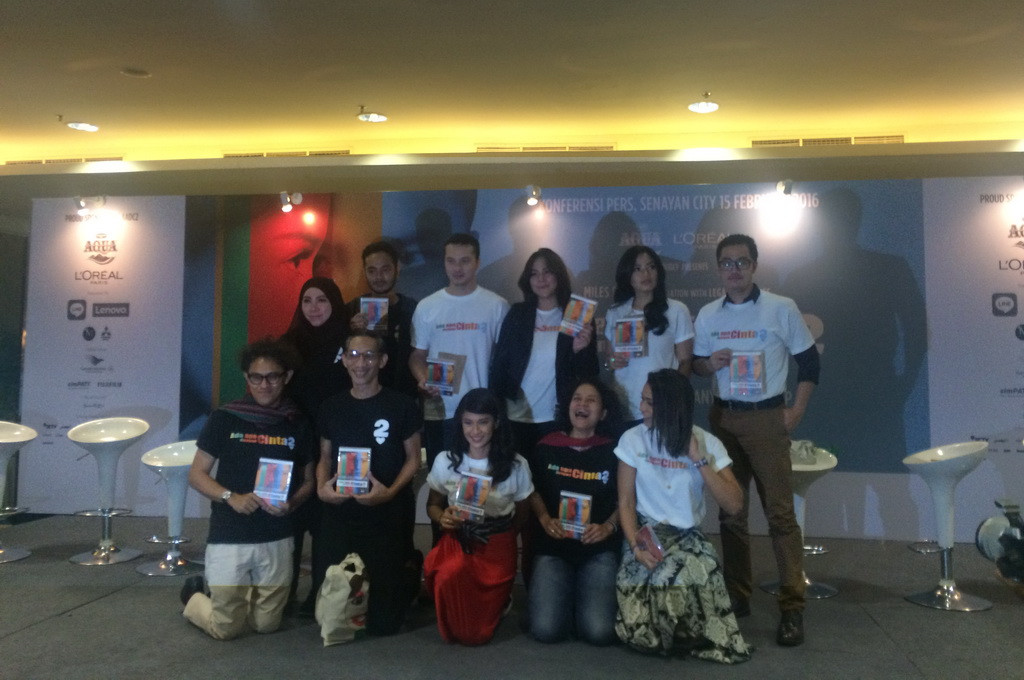 Bintang dan kru AADC 2 (foto: Metrotvnews.com/Dwi Ayu R)