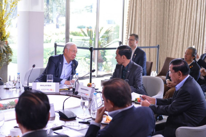 Jokowi Usulkan Pemanfaatan Sosial Media dalam Hadapi Terorisme 