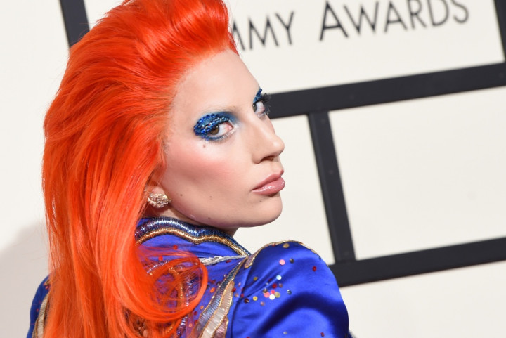 Lady Gaga Ukir Tato Wajah David Bowie di Tubuhnya 