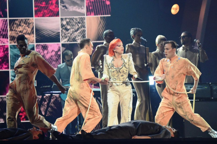 Penampilan Lady Gaga di Grammy Tuai Pujian