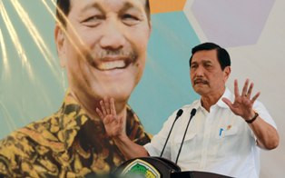 Menteri Luhut Minta Kapolda dan Pangdam Jaya Kawal Penggusuran Kalijodo