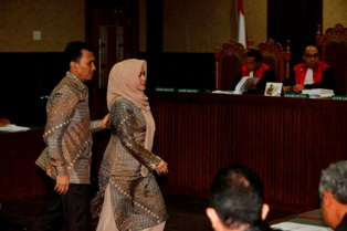 Gatot & Evy Tak Tanggapi Tuntutan Jaksa