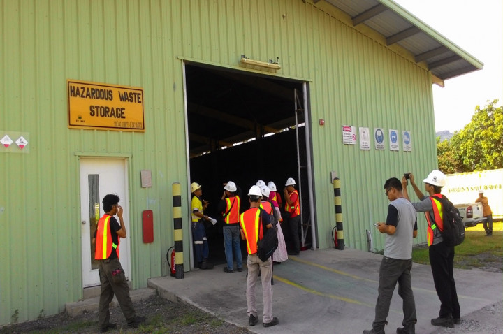 Melongok Gudang Limbah Newmont Nusa Tenggara