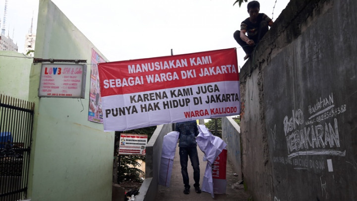 <i>Manusiakan Kami Sebagai Warga DKI Jakarta, karena Kami Punya Hak Hidup di Jakarta</i> 