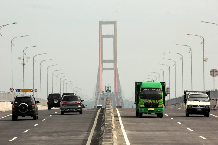Mulai 1 Maret, Tarif Tol Suramadu Turun 50%