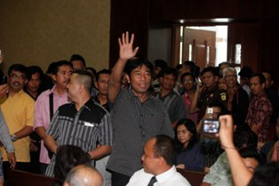 Lulung  Berencana Panggil Ahok Bahas Kalijodo