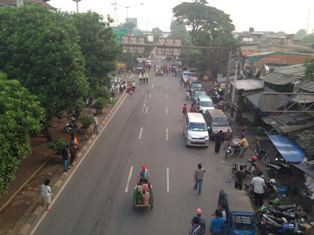 Lancarkan Operasi Pekat, Akses Menuju Jalan Tubagus Angke Ditutup