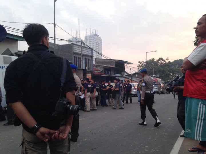 Polisi dan TNI Jaga Ketat Pintu Masuk ke Kalijodo