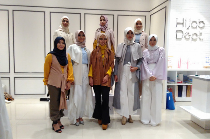 Baju Muslim Khusus Ibu Menyusui