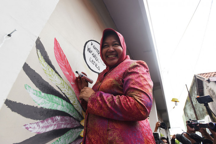 Risma Resmikan Gang Dolly Jadi Kampung Wisata Mural