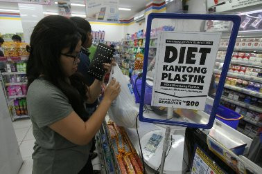 Kebijakan Kantong Plastik Berbayar Belum Merata di Yogyakarta 